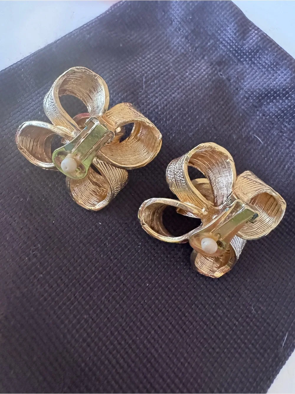 Kenneth Jay Lane Gold Played Bow Clip-On Earrings - Picture 2 of 4